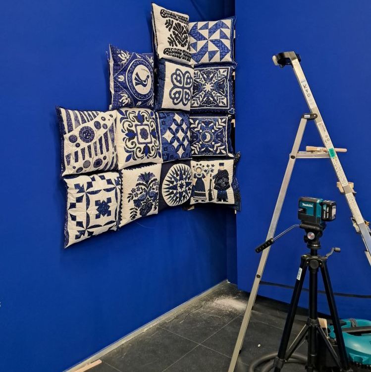 A kiálítás története – 17a. párnafal