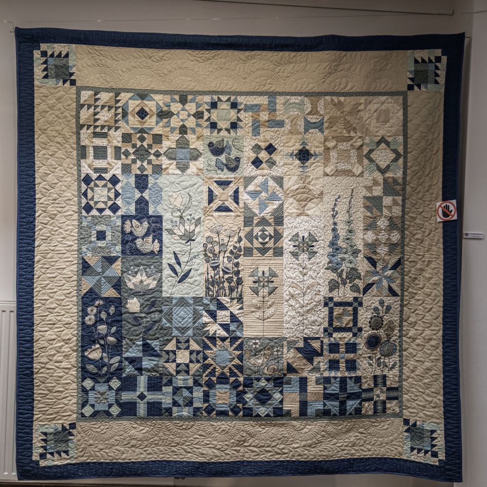 OFF 2025 Kiállítások – 104