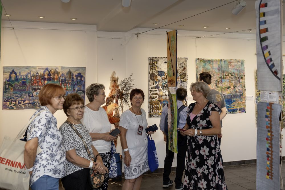 OFF 2025 Kiállítások – 331