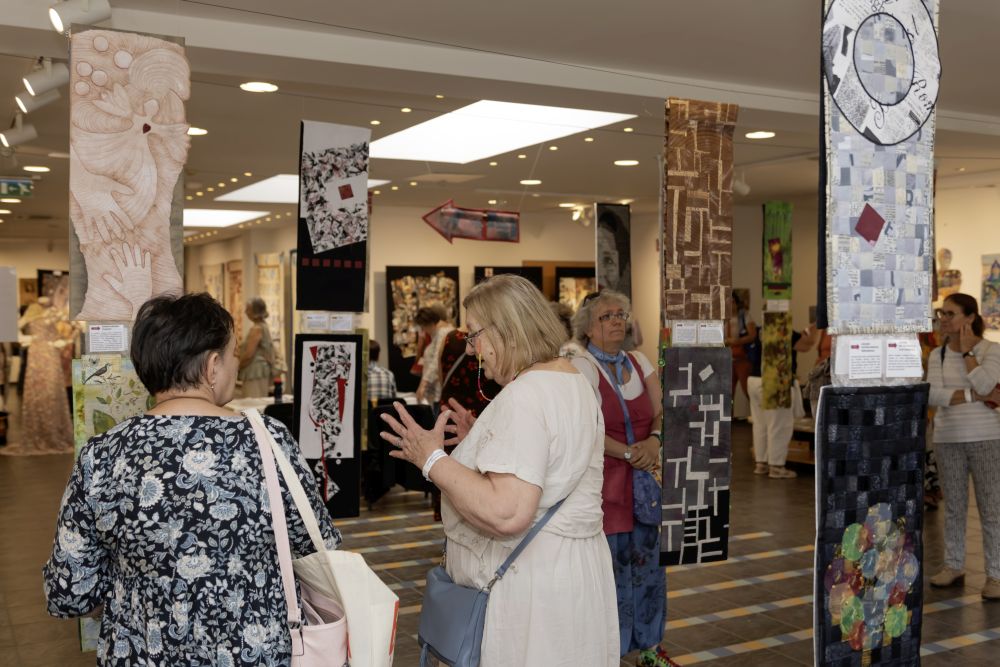 OFF 2025 Kiállítások – 334