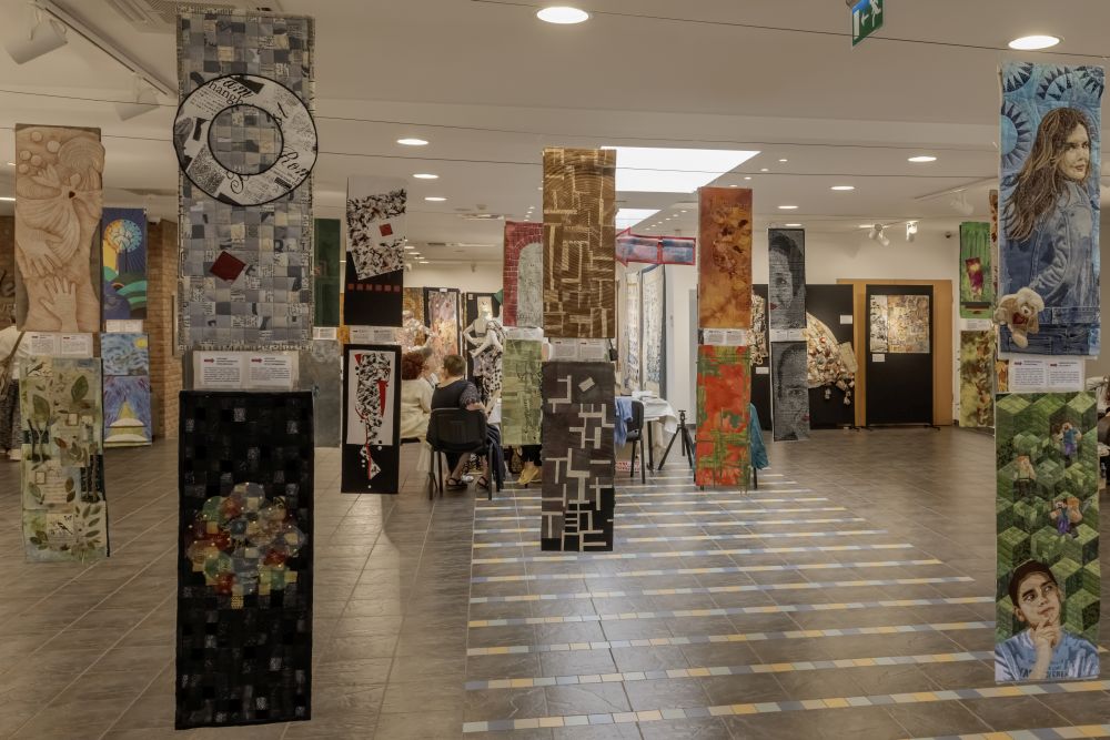 OFF 2025 Kiállítások – 381