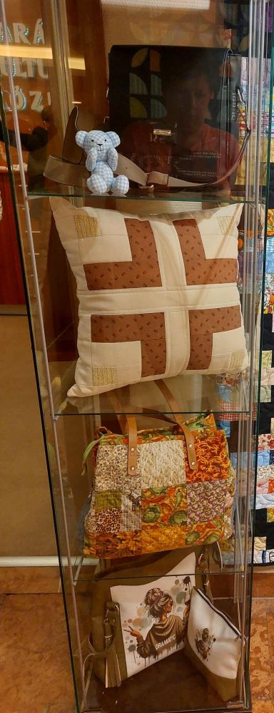 Petőné Kuti Mária – Folthalom – 2025 – 07