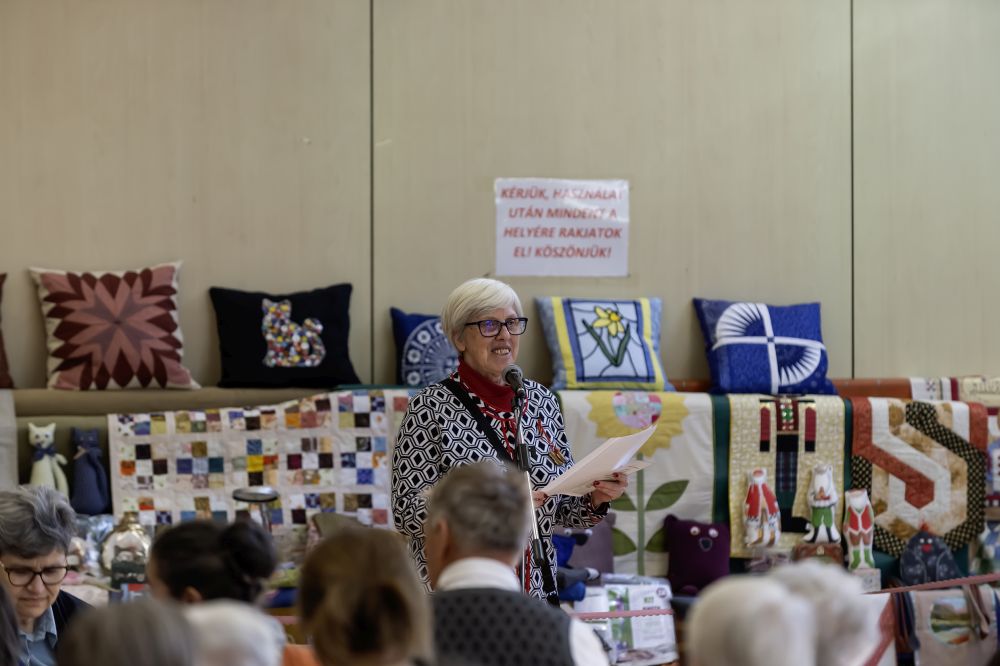 01 – Bakancsosok – Az utolsó öltés ünnepe